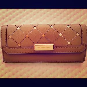 Micheal Kros clutch purse
